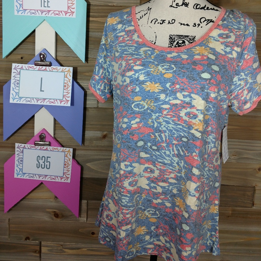 LuLaRoe NWT Large Classic Tee